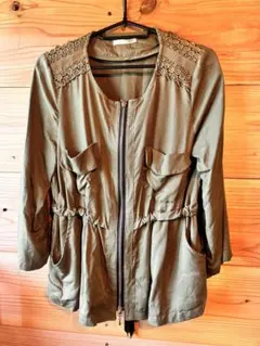 favori ノーカラージャケット カーキ レース ミリタリー感のサムネイル