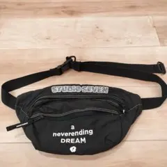 GU✖️STUDIO SEVEN ボディバッグ