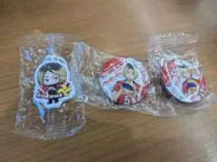 ハイキュー　孤爪研磨　めじるしチャーム　 バッジ くら寿司　ビッくらポン