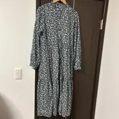 GU フラワーティアードロングワンピース