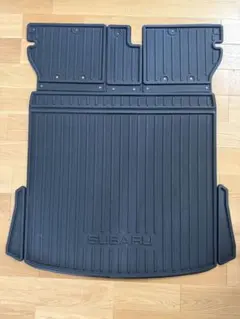 スバル レヴォーグ カーゴトレーマットのサムネイル