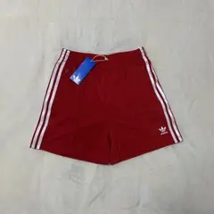 adidas レッド ショートパンツ