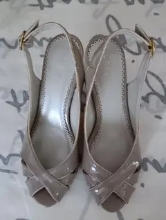 ベージュ オープントゥ ハイヒール 7cm