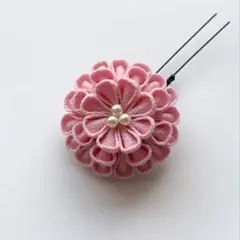 【存在感抜群の桃色フラワー】パールで上品さをアップ！桃色のつまみ細工⭐︎