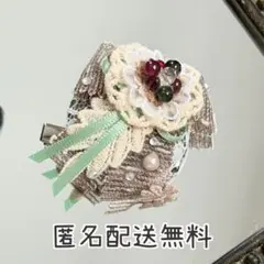 リボンとビーズのブローチ