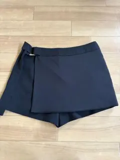 ZARA 黒 スコートショートパンツ　サイズM 美品