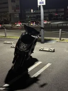 ブラック スクーター バイク車体シグナス三型のサムネイル