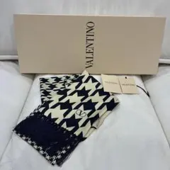 VALENTINO Vロゴ ブランケット - メルカリ