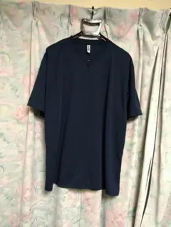 メンズ　ネイビーＶネック半袖Tシャツのサムネイル