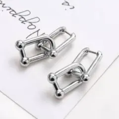 U字ワンタッチピアス