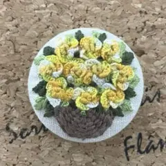 ハンドメイド刺繍ブローチ 7-538