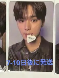 アーカイブ展 タレントカード