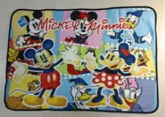 [ディズニー] 約70x100cm フリースブランケット、ひざ掛け／送料込み
