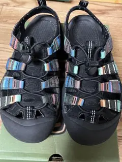 KEEN スポーツサンダル ブラック/マルチカラー