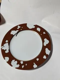 angela cummingsブラウンホワイト模様の円形皿