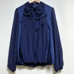 c'est la vie サテンブラウスのサムネイル