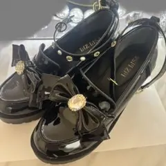 Lizlisa エナメルブラック厚底ローファー Lサイズのサムネイル