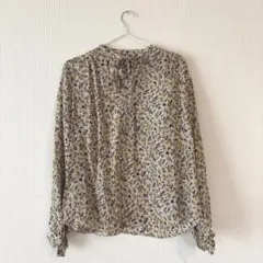 美品 TOMORROWLANDオルゴールフラワープリント　ボウタイブラウス