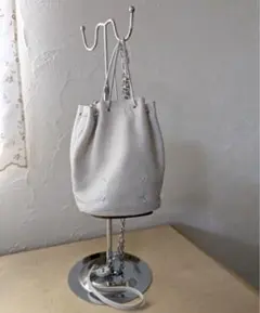 ライトグレー バケットバッグ ショルダーストラップ付き