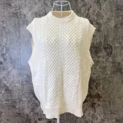 ✨GU✨ジーユー♡ウォッシャブルケーブルニットベスト♡オフホワイト(L)