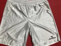 ☆新品未使用 DIADORA サッカー ハーフパンツ　ホワイト Lサイズのサムネイル