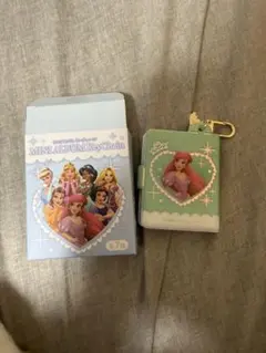 ディズニーストア ミニアルバム キーチェーン プリンセス アリエル