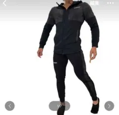 アンダーアーマー　フード付きジャージ上下セット ブラック