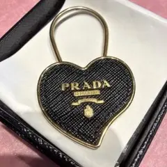 プラダ キーリング キーケース チャーム ハートリボン 赤 レア A-ランク レディース【西宮店】 プラダ キーリング キーホルダー サフィアーノ ハート