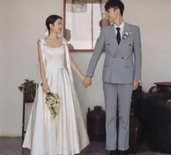 ホワイト サテン Aライン ウェディングドレス