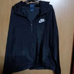 Nike フード付きナイロンジャケット ブラック　Мサイズ