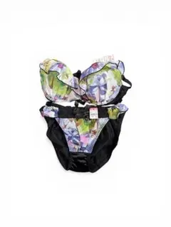 エメフィール　花柄フリルブラジャーショーツセット