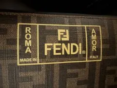 FENDI ロゴキャンバス　ポーチ　クラッチバックのサムネイル