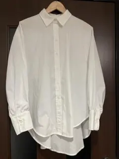 AZUL by moussy バックヨークデザイン 長袖シャツ ホワイト