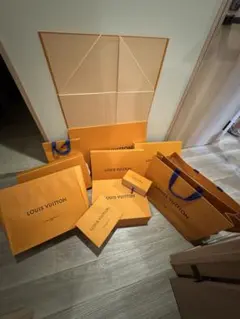 LOUIS VUITTON ギフトボックスとバッグセット