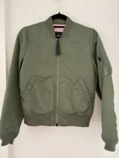 オリーブグリーン MA-1ジャケット