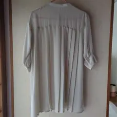 バックプリーツ七分袖シャツ