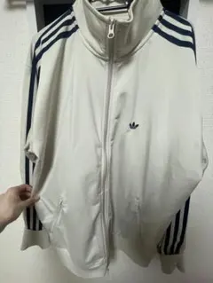 adidas ジップアップジャージ クリーム