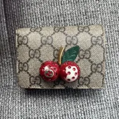 GUCCI チェリー装飾 二つ折り財布