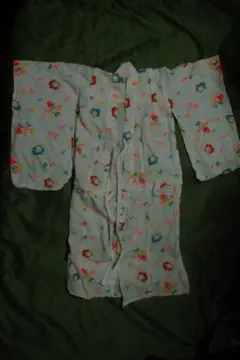 古着■■　子供用　パジャマ　３～４歳用