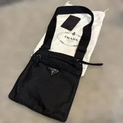 PRADA ブラックナイロンショルダーバッグ