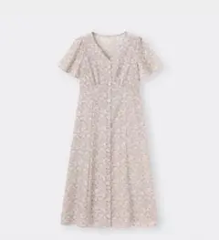 GU フラワーVネックフレアスリーブワンピース