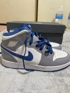 Nike Air Jordan 1 Mid Grey Blueのサムネイル
