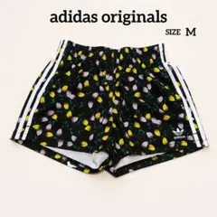 【美品】アディダスオリジナルス 花柄 ショートパンツ Mサイズのサムネイル