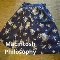 極美品 マッキントッシュフィロソフィー 花柄フレアスカート 34 ネイビーのサムネイル