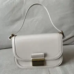 CHARLES & KEITH ショルダーバッグのサムネイル