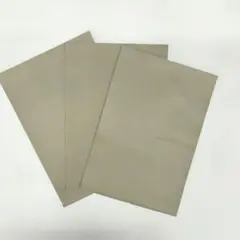 はがきサイズ牛革はぎれ革　グレー3枚