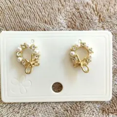 パールストーンリース型ピアス