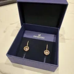 R*読様 Swarovski ピアス