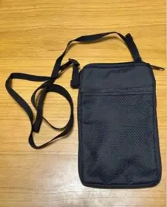 【未使用品】ショルダーバッグ　サコッシュ　ポシェット　黒　ブラック