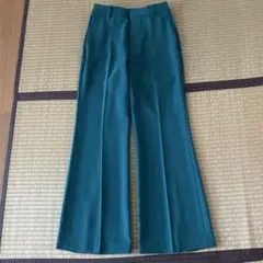 ユニクロ　ドレープフレアパンツ　グリーン221-452081 58cm